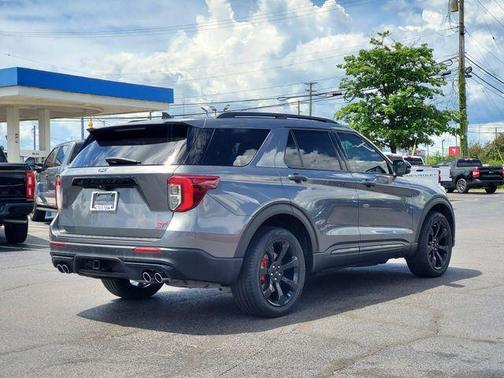 Gray Metallic 2023 Ford Explorer ST