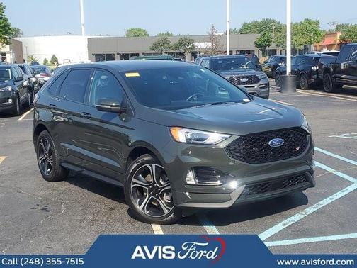 Green Metallic 2023 Ford Edge ST
