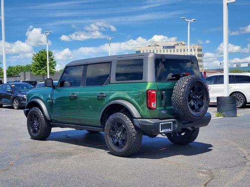 Green Metallic 2024 Ford Bronco Black Diamond