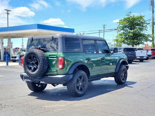 Green Metallic 2024 Ford Bronco Black Diamond