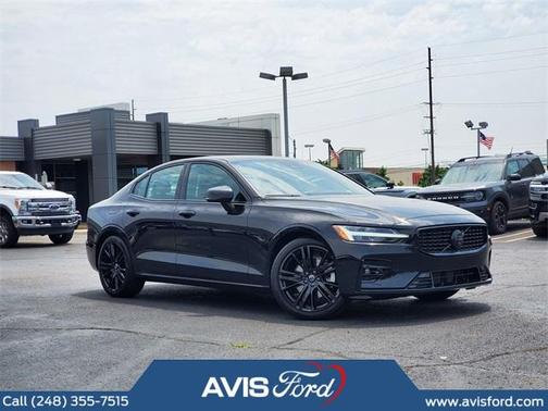2024 Volvo S60 B5 Plus Black Edition