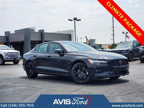 2024 Volvo S60 B5 Plus Black Edition