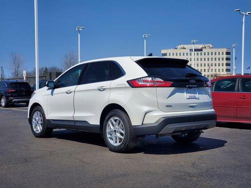 White Metallic 2023 Ford Edge SEL