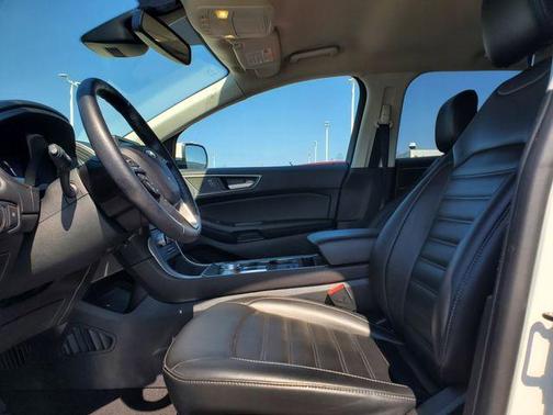 White Metallic 2023 Ford Edge SEL