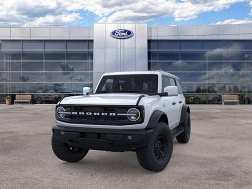 Oxford White 2026 Ford Bronco Outer Banks