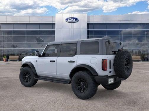 Oxford White 2026 Ford Bronco Outer Banks