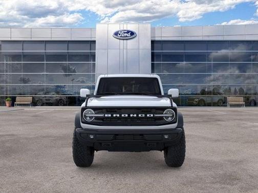 Oxford White 2026 Ford Bronco Outer Banks