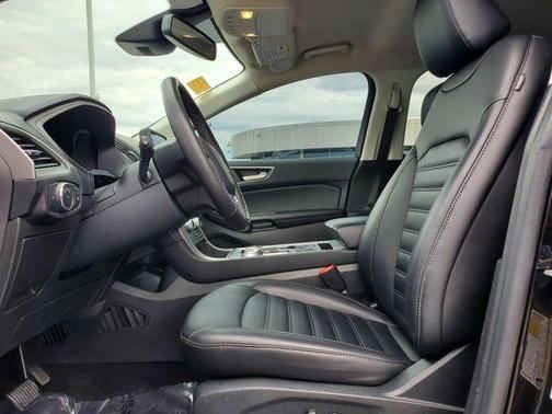 Black Metallic 2022 Ford Edge SEL