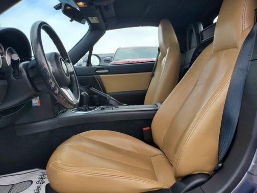 2006 Mazda MX-5 Miata 