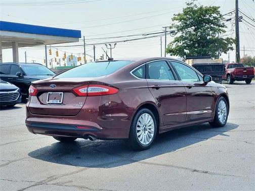 2016 Ford Fusion Hybrid SE