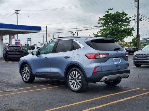 2022 Ford Escape Titanium
