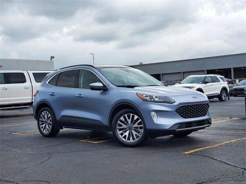 2022 Ford Escape Titanium