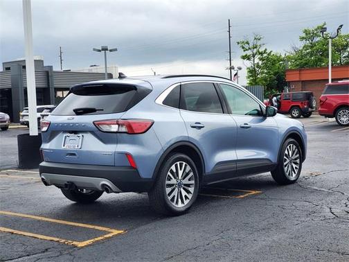 2022 Ford Escape Titanium