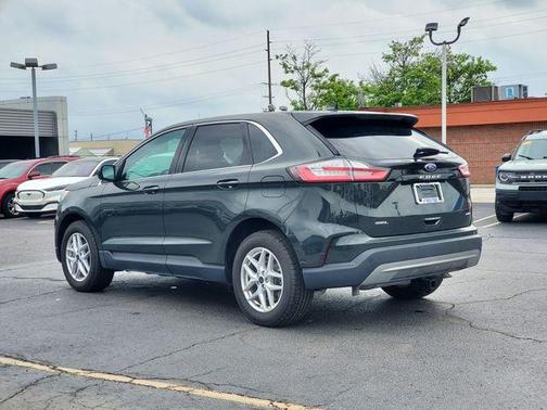 Green Metallic 2023 Ford Edge SEL