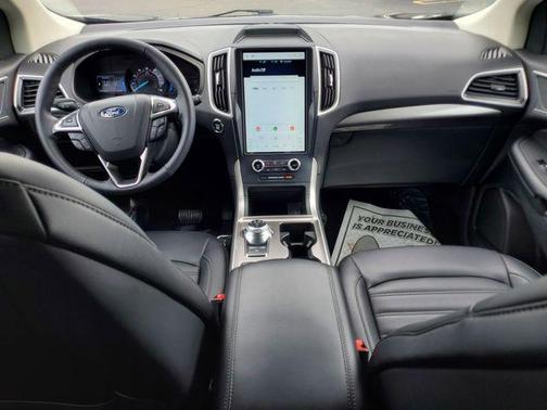 Green Metallic 2023 Ford Edge SEL
