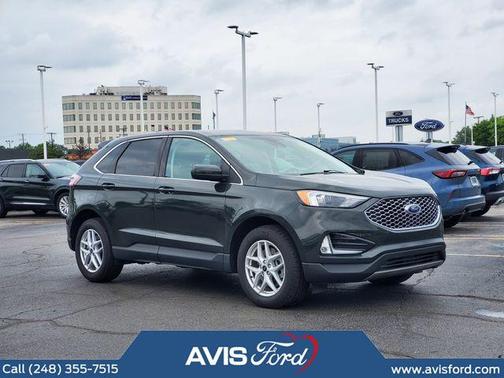 Green Metallic 2023 Ford Edge SEL