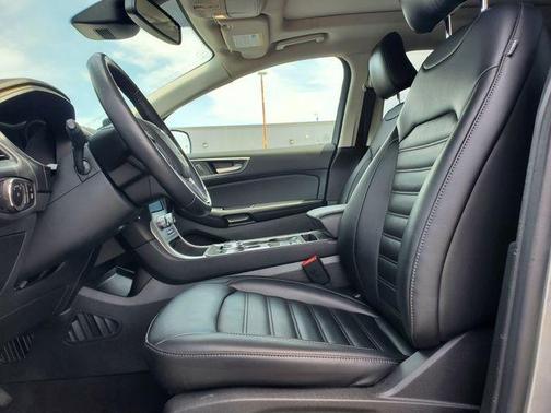 Iconic Silver Metallic 2023 Ford Edge SEL