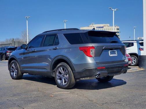 Gray Metallic 2023 Ford Explorer XLT