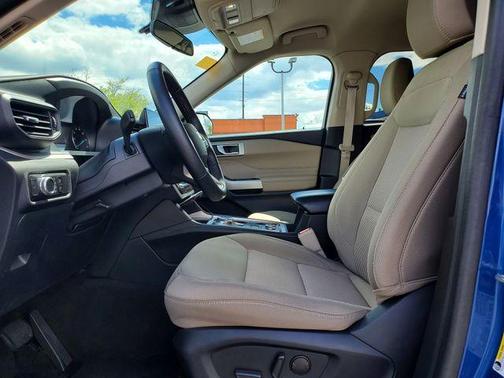 Blue Metallic 2023 Ford Explorer XLT