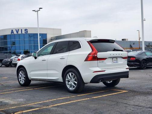 White 2020 Volvo XC60 T5 Momentum