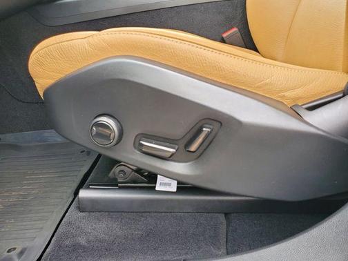 White 2020 Volvo XC60 T5 Momentum