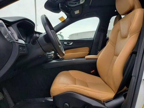 White 2020 Volvo XC60 T5 Momentum