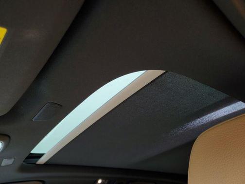 White 2020 Volvo XC60 T5 Momentum