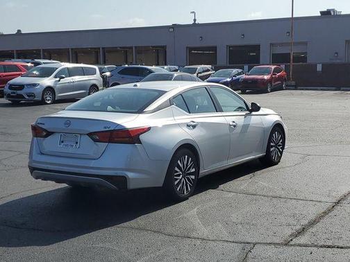 Brilliant Silver Metallic 2024 Nissan Altima 2.5 SV