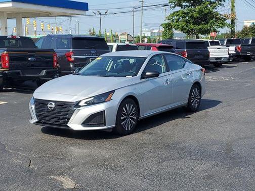 Brilliant Silver Metallic 2024 Nissan Altima 2.5 SV