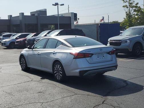 Brilliant Silver Metallic 2024 Nissan Altima 2.5 SV