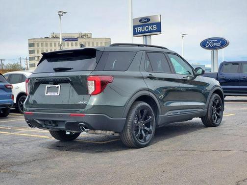 Green Metallic 2024 Ford Explorer ST-Line