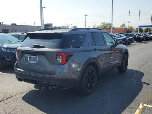 Gray Metallic 2023 Ford Explorer ST