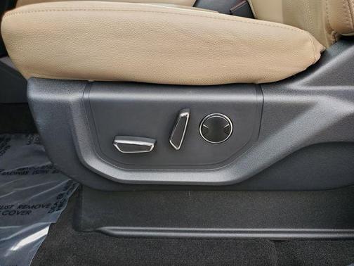 Oxford White 2023 Ford Expedition Limited