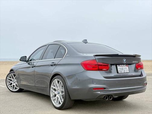 2017 BMW 330e iPerformance
