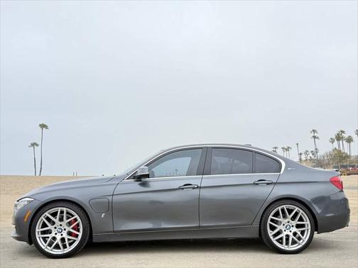 2017 BMW 330e iPerformance