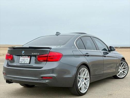 2017 BMW 330e iPerformance