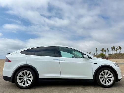 2018 Tesla Model X 75D AWD 4dr SUV