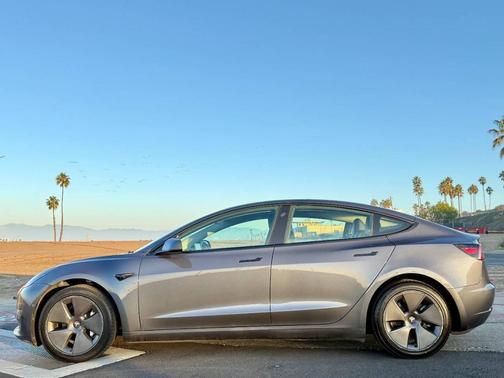 2022 Tesla Model 3 Standard Range