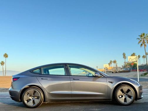 2022 Tesla Model 3 Standard Range