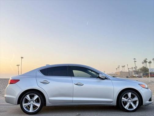2013 Acura ILX 2.0L Technology