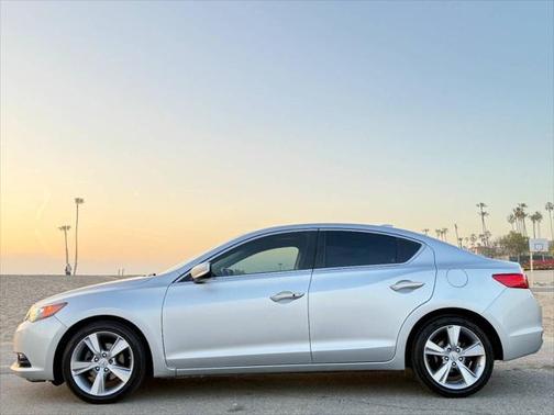 2013 Acura ILX 2.0L Technology