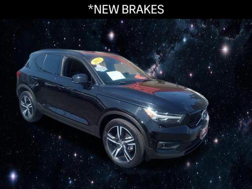 2022 Volvo XC40 T5 R-Design