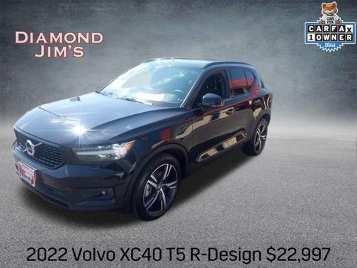 2022 Volvo XC40 T5 R-Design