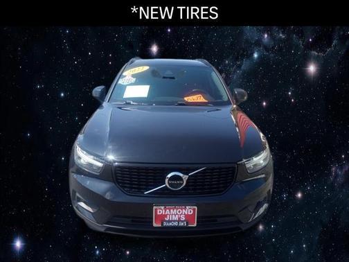 2022 Volvo XC40 T5 R-Design