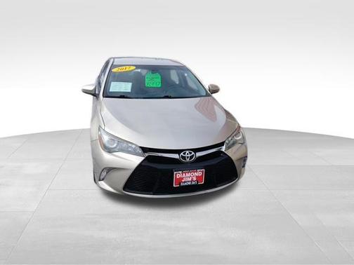 Celestial Silver Metallic 2017 Toyota Camry SE