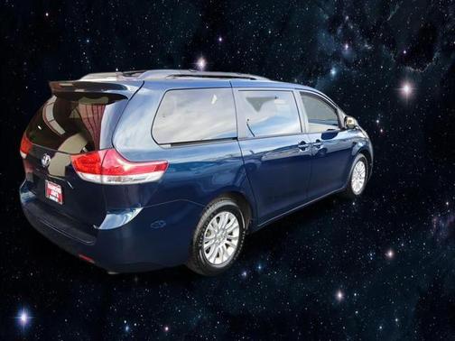2011 Toyota Sienna XLE