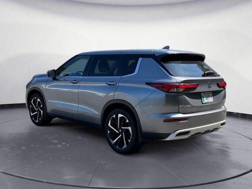 Mercury Gray Metallic 2022 Mitsubishi Outlander SE S-AWC