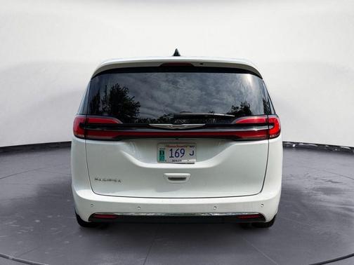 Bright White Clearcoat 2024 Chrysler Pacifica Touring L
