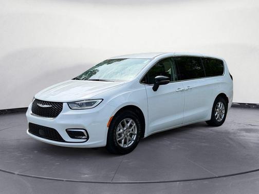 Bright White Clearcoat 2024 Chrysler Pacifica Touring L