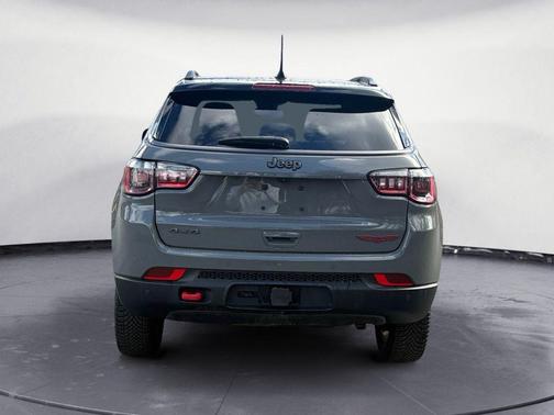Sting-Gray Clearcoat 2022 Jeep Compass Trailhawk